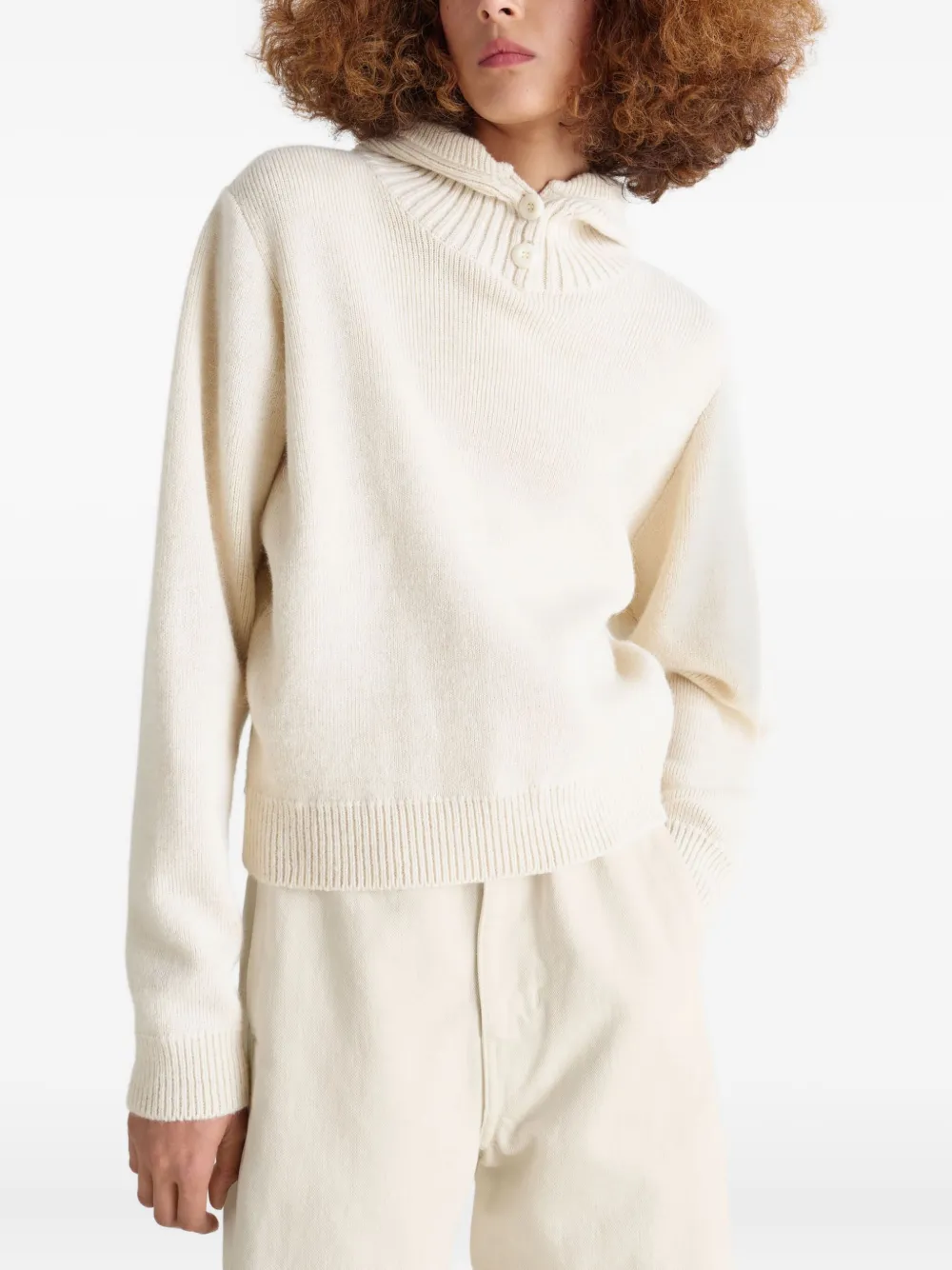 LEMAIRE Ribgebreide trui met knopen Beige
