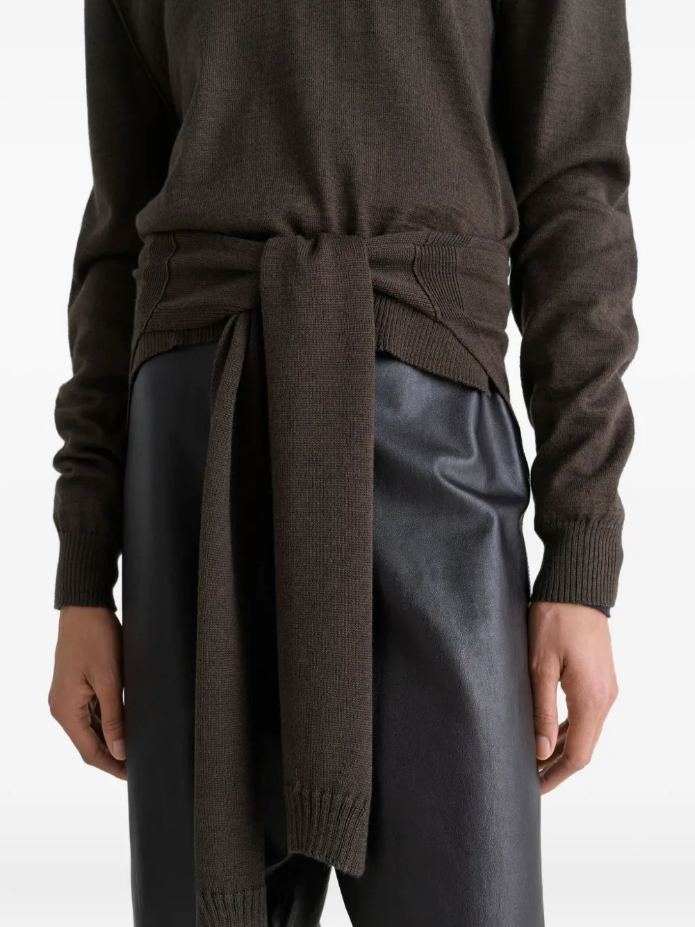 LEMAIRE Asymmetrische top met ceintuur Bruin