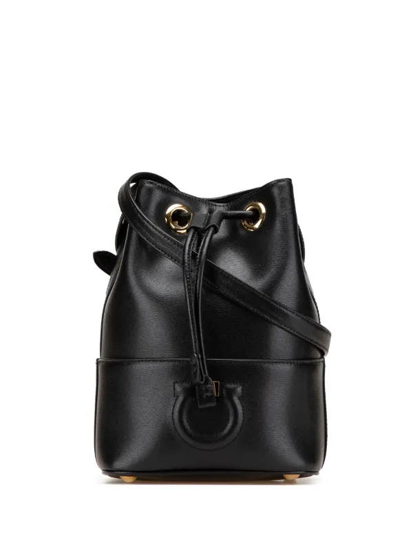 【関税&送料込】Ferragamo Leather Bucket Bag With l Deta Vintage Preowned Salvatore Ferragamo Black Leather Bucket