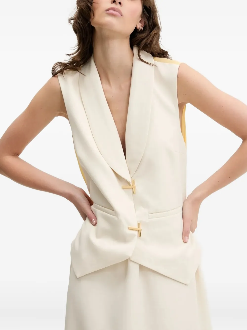 Stine Goya Asymmetrische jurk met gouden gesp Wit