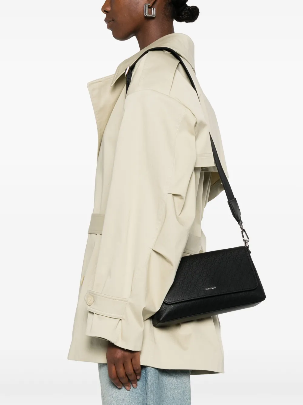 Calvin Klein monogram-logo shoulder bag | Image 2