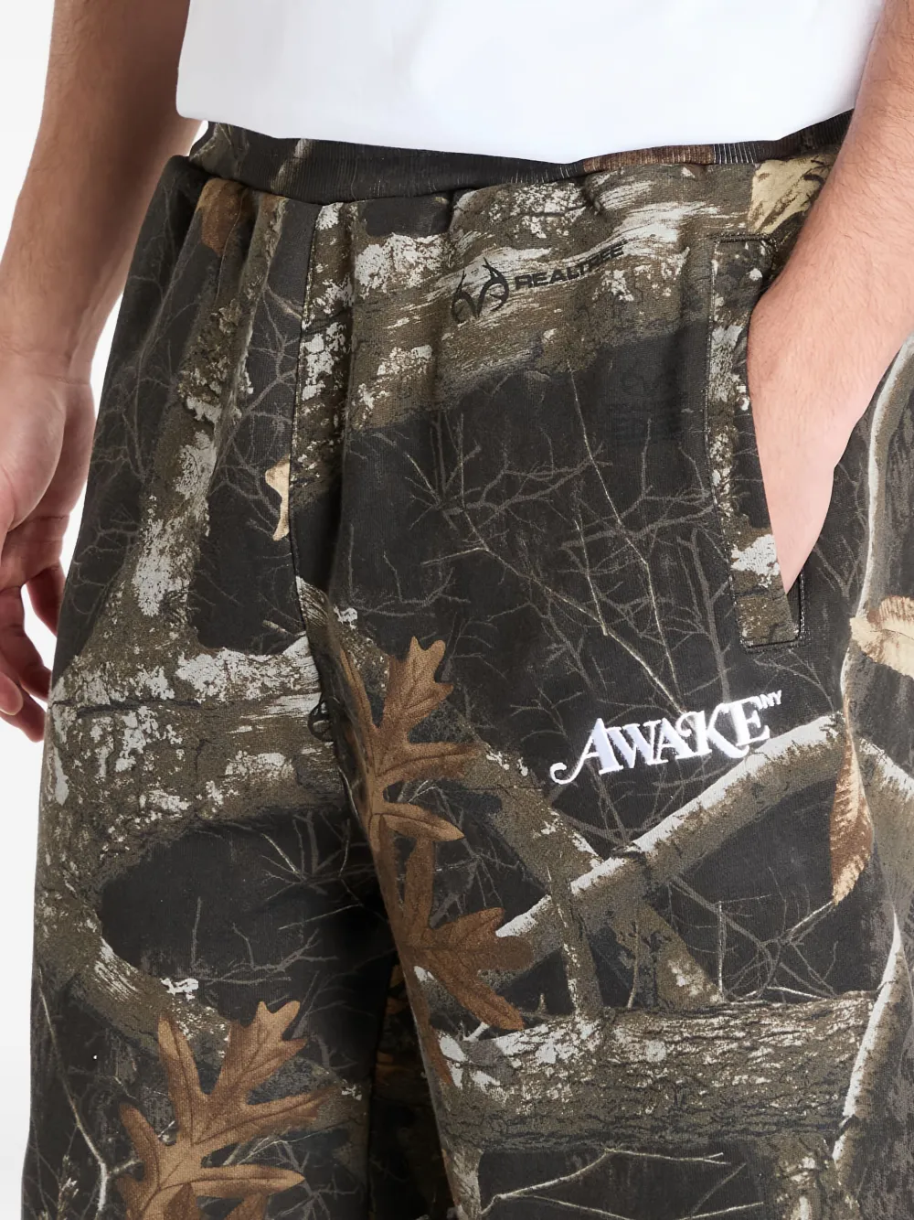 Awake NY Joggingbroek met camouflageprint Bruin