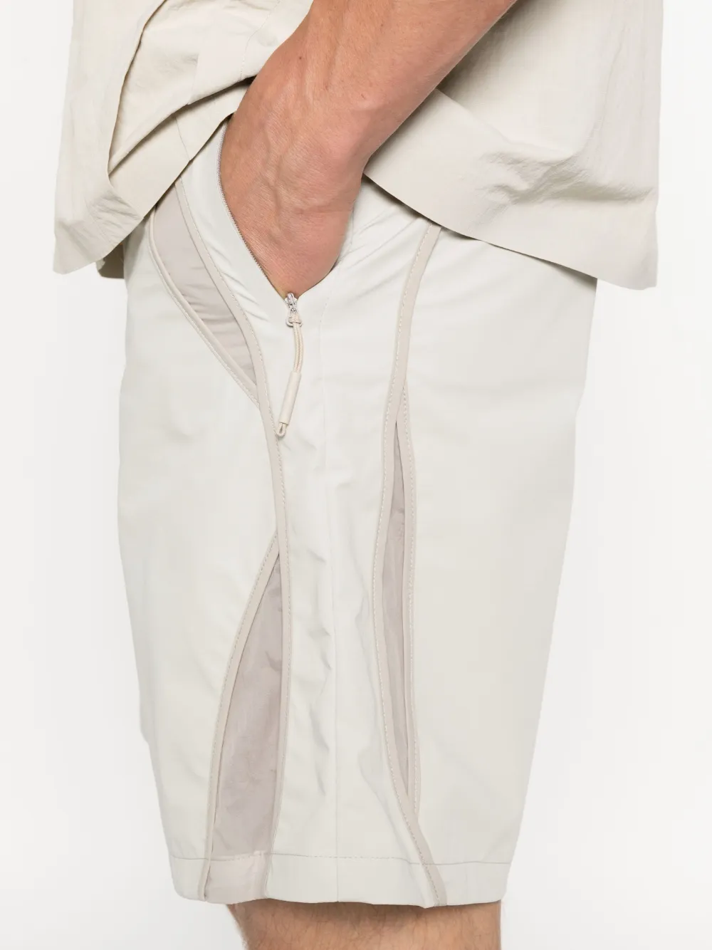 HELIOT EMIL Shorts met mesh vlakken Beige