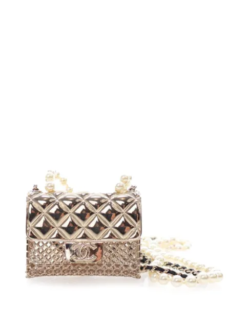 CHANEL Pre-Owned قلادة بدلاية شنطة بقلاب ومطلية بالذهب وبزينة لؤلؤ صناعي 2021-2025