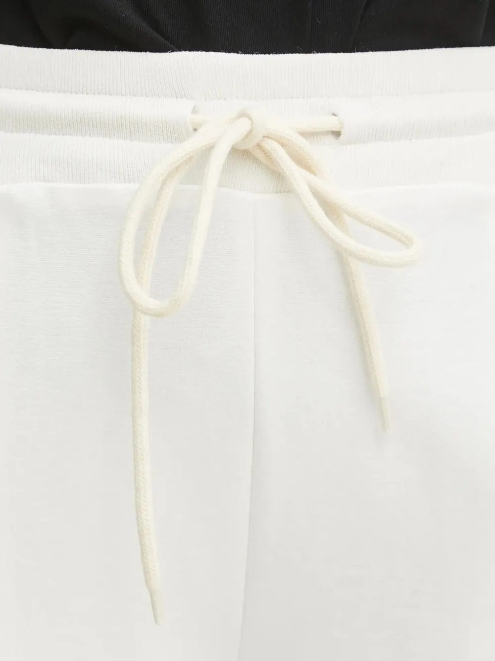 Liviana Conti Shorts met trekkoordtaille Wit