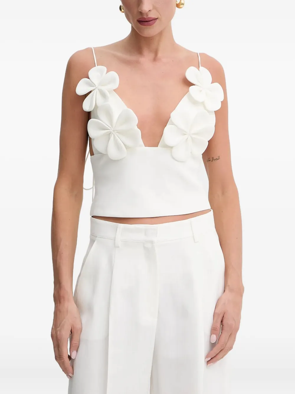 Bardot Ingrid Fitted Flower Top In White