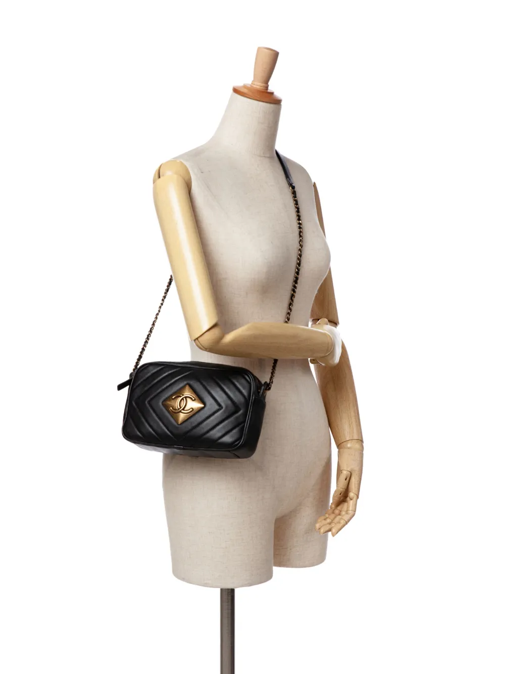 CHANEL Pre-Owned 2015-2016 Chevron Lambskin Pyramid CC Camera Bag crossbody bag | Pre-Owned | Image 2