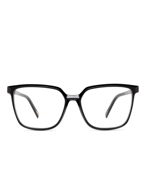 Police lentes con armazón cuadrada