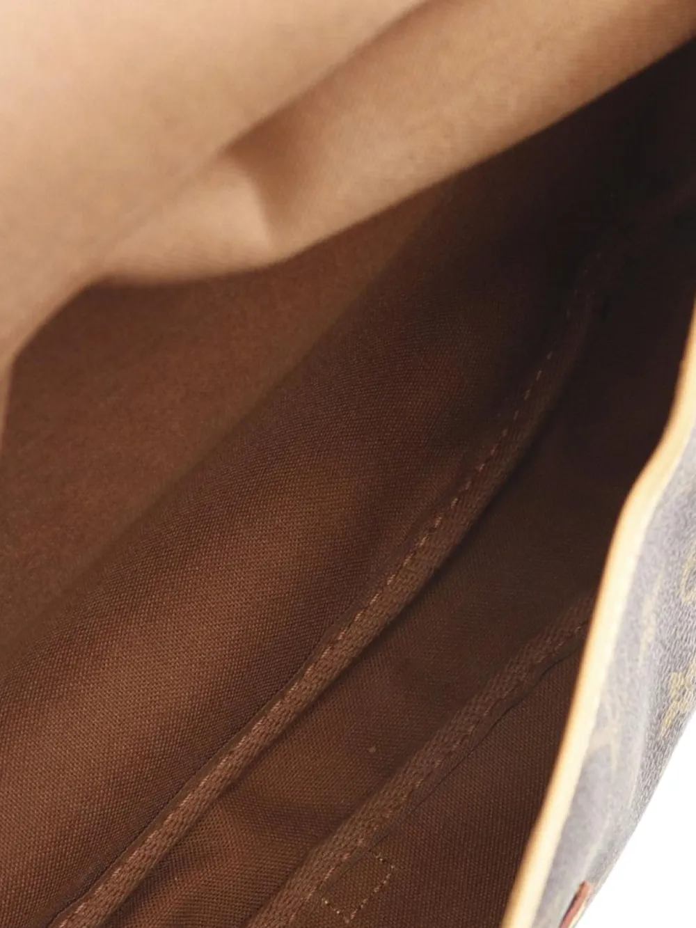 Pre-owned Louis Vuitton 2004 Saumur 30 Cross Body Bag In Brown