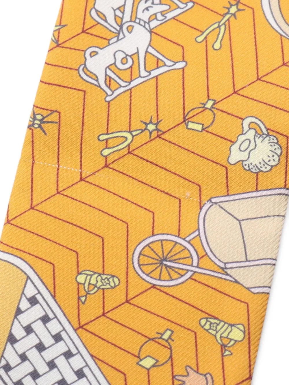 Hermès Pre-Owned 2010s Objets De Curiosite silk scarf | Image 2
