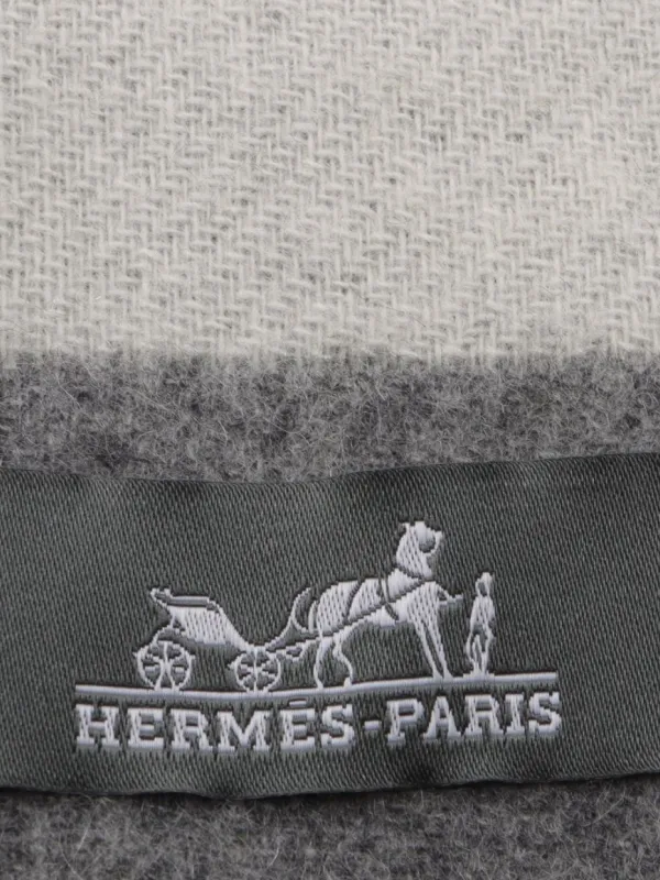 ギフトにも♪【HERMES】Casaqueラブストーリースカーフ HERMES）Casaque Love Story muffler (HERMES/マフラー