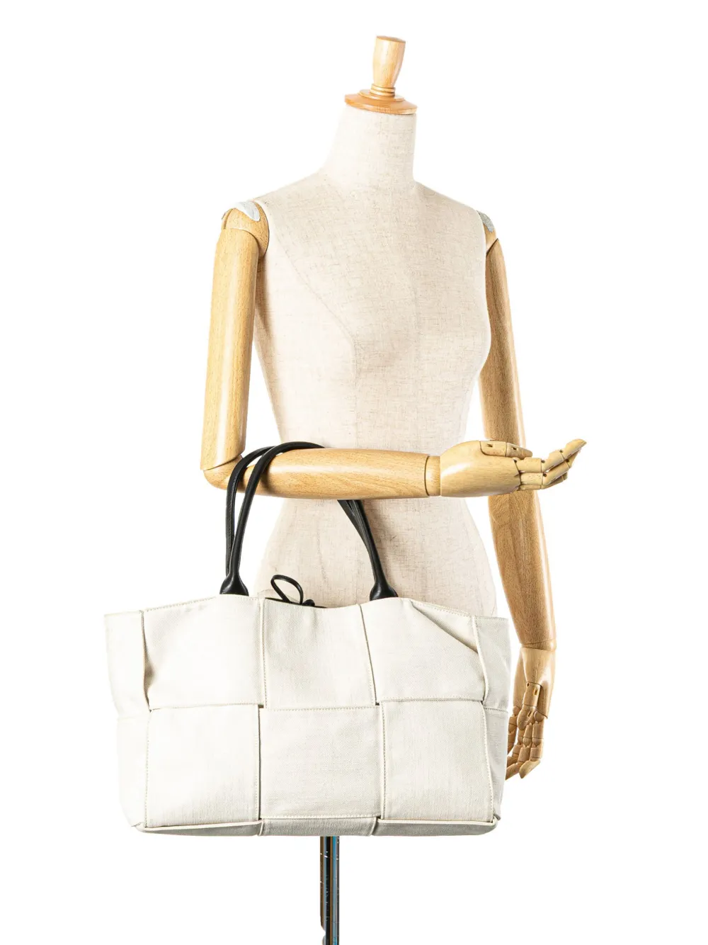 Bottega Veneta Pre-Owned 2012-2024 Medium Canvas Maxi Intrecciato Arco tote bag | Pre-Owned | Image 2