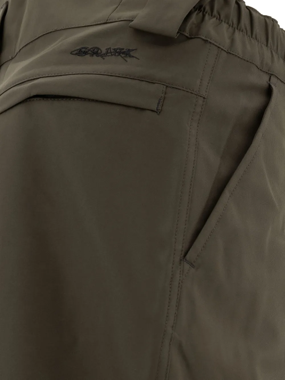 GR10K pleated-front trousers Groen