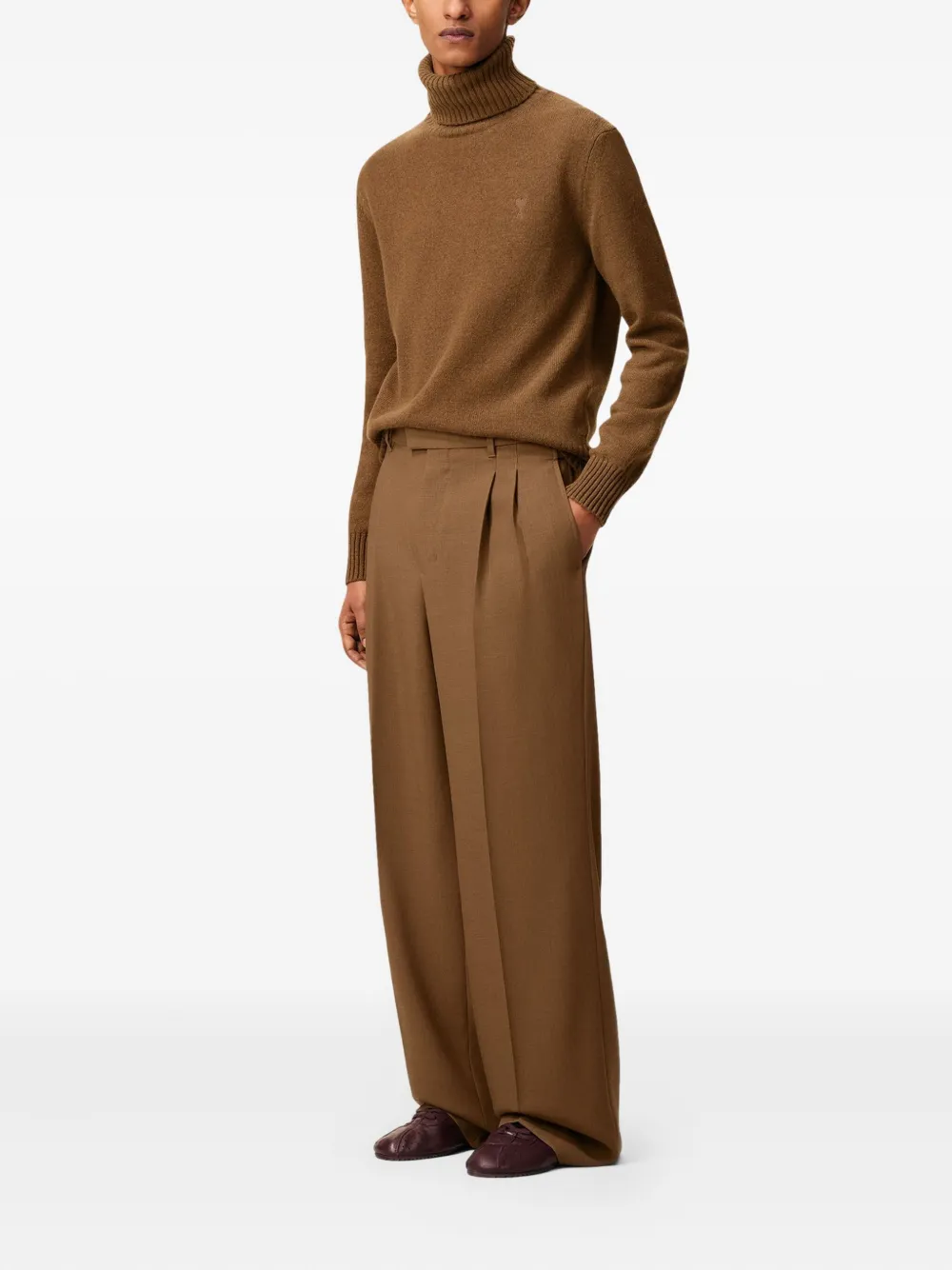 AMI Paris Broek met wijde pijpen Bruin