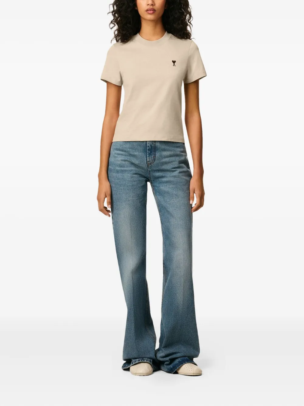 AMI Paris T-shirt met logo Beige