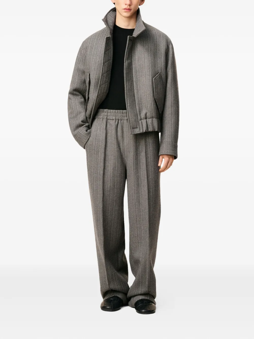 AMI Paris Elastische broek met visgraatpatroon Bruin