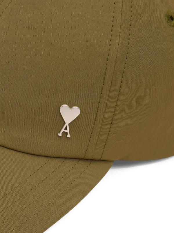 AMI Paris Ami De Coeur スタッズ キャップ | ブラウン