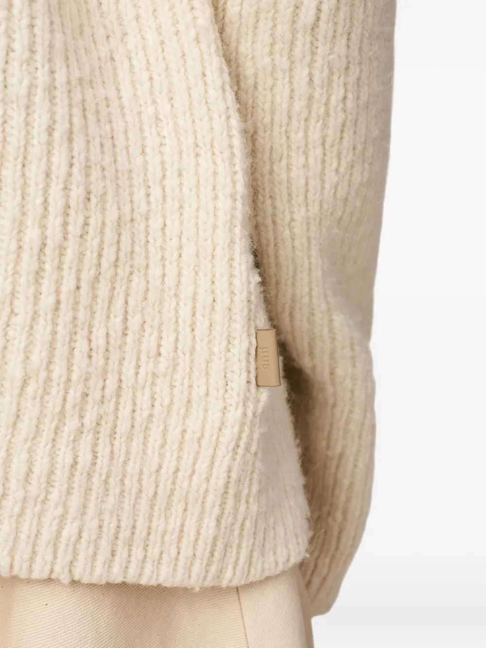 AMI Paris Wollen trui met trechterhals Beige