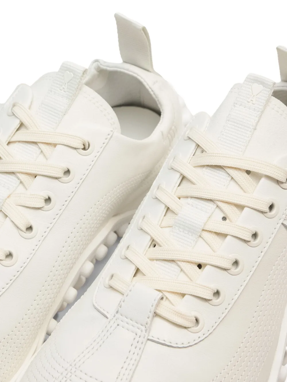 AMI Paris logo-tag sneakers White