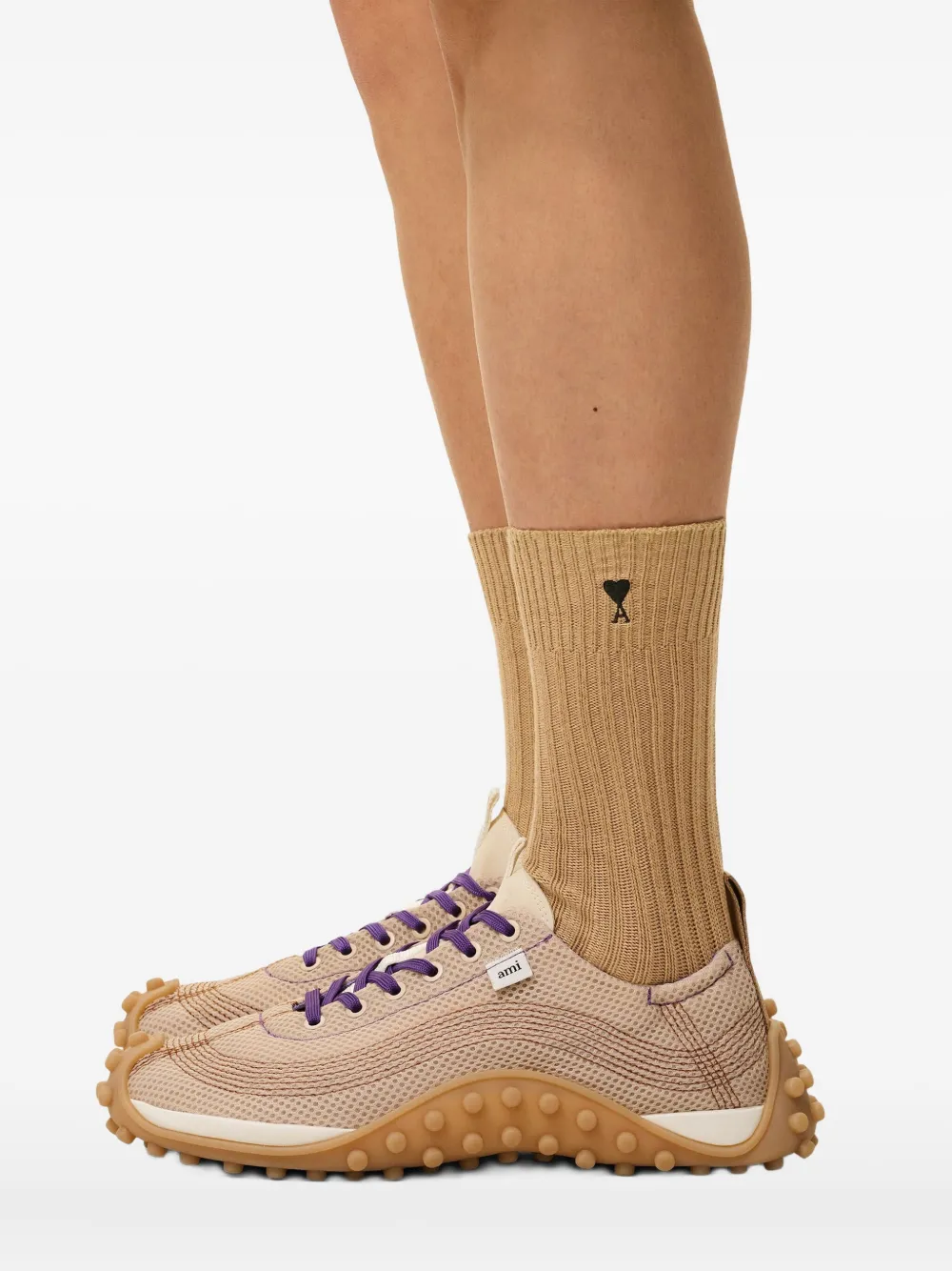 AMI Paris Geribbelde sokken met geborduurd hart Beige