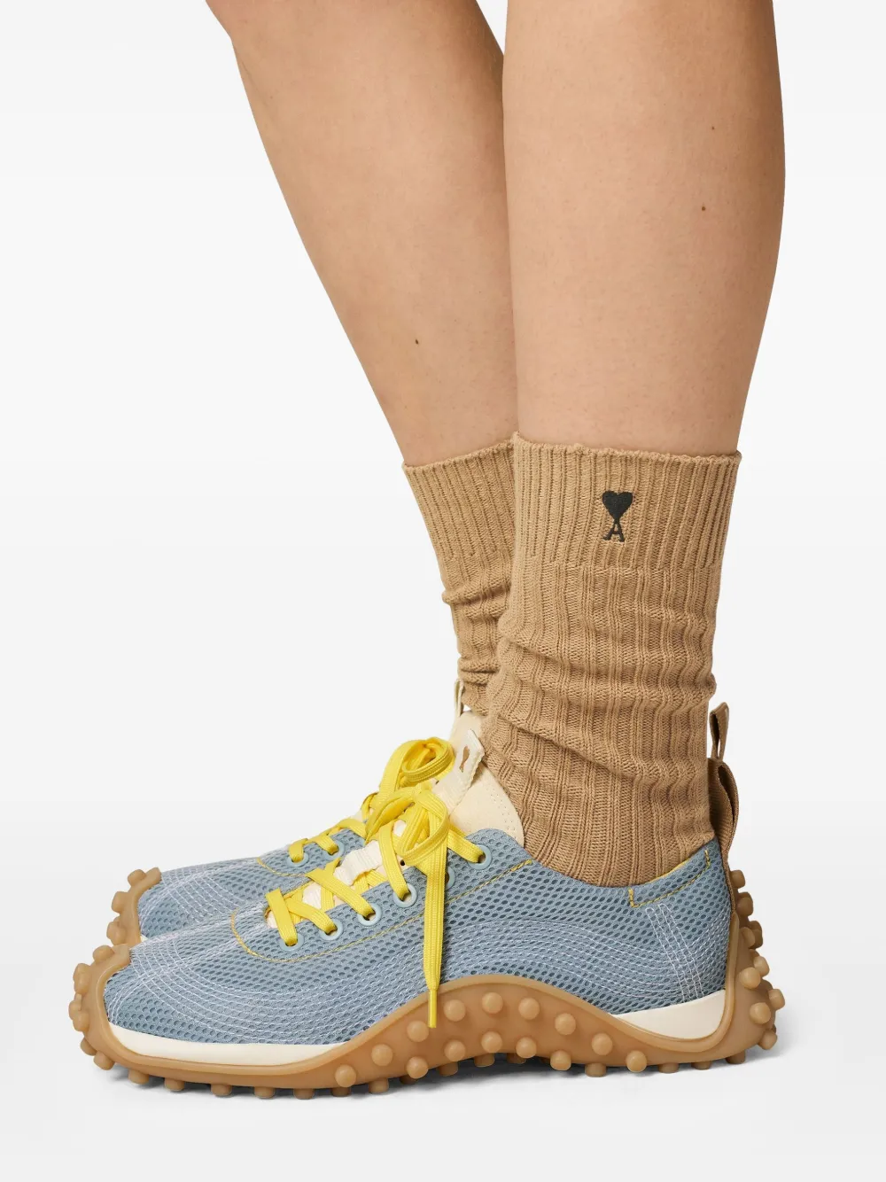 AMI Paris Geribbelde sokken met geborduurd hart Beige