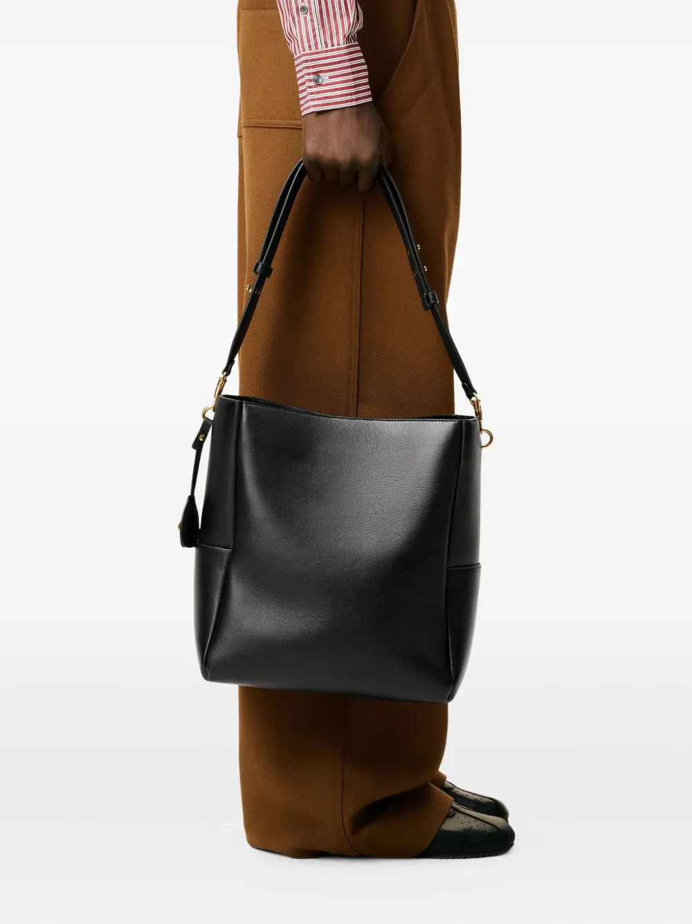 Ami Alexandre Mattiussi Black Smooth Leather Carrousel Bucket Bag Black In Black