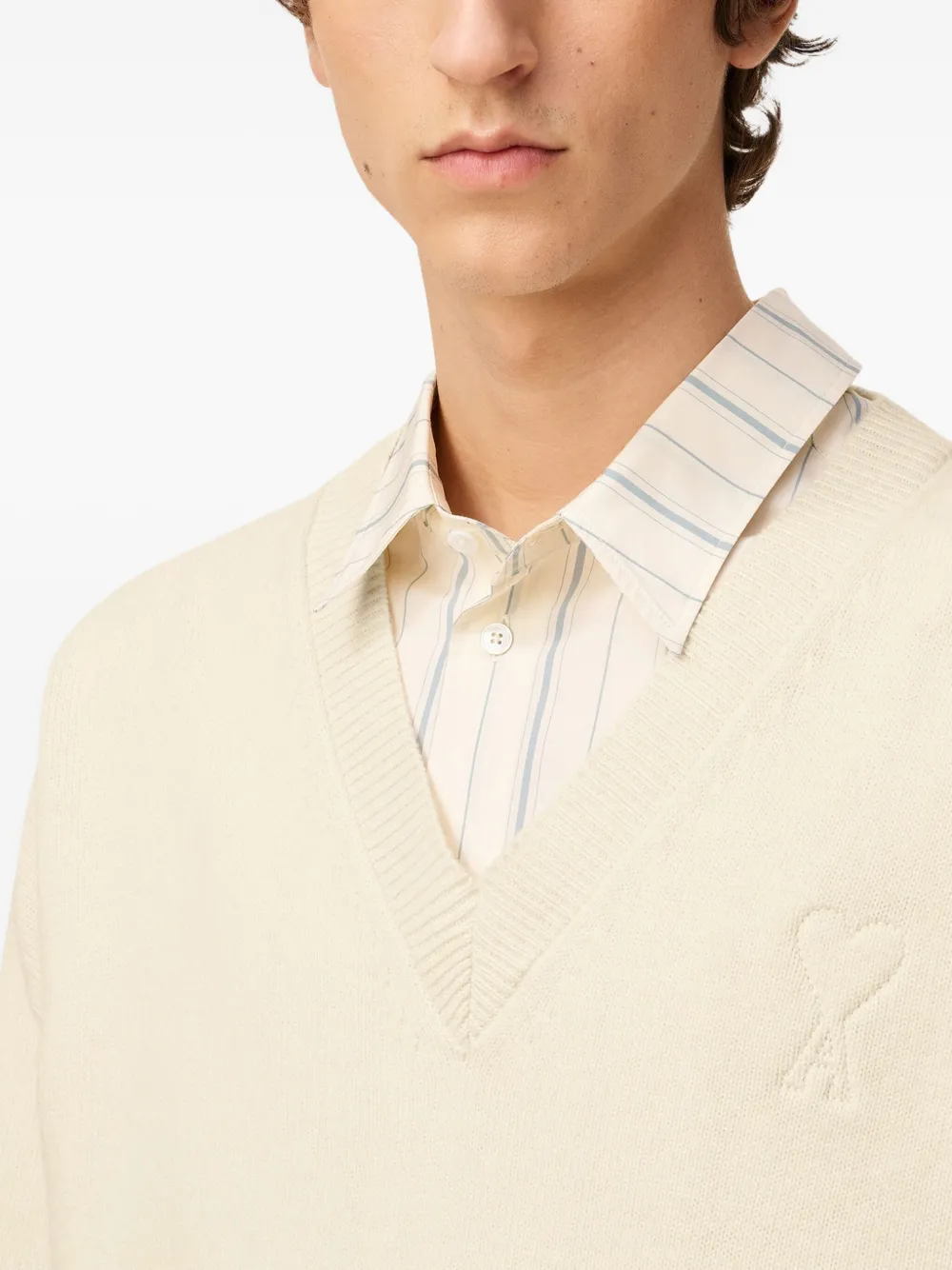 AMI Paris Ami de Coeur trui met V-hals Beige