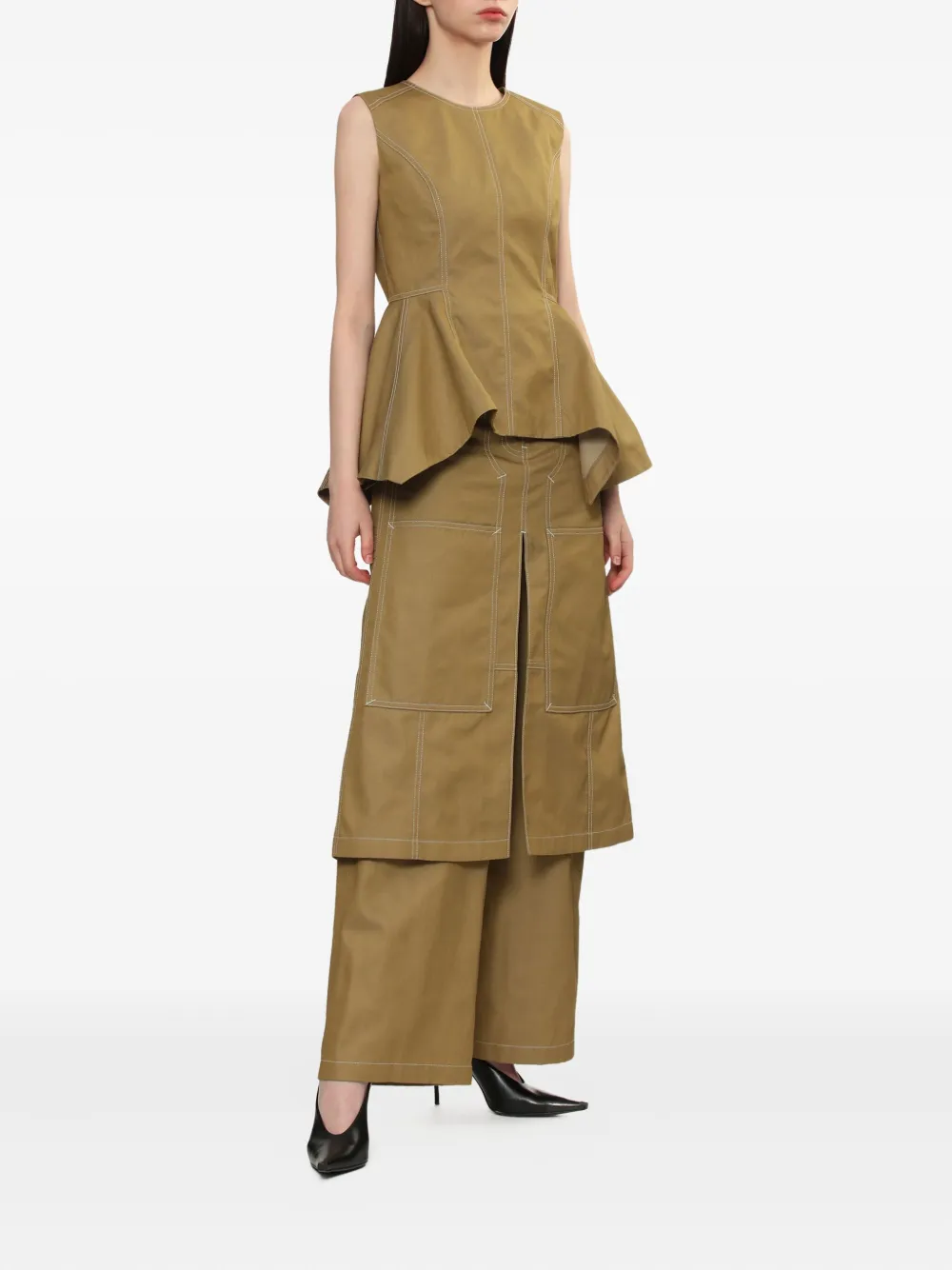 Juun.J Mouwloze top met peplum-design Beige