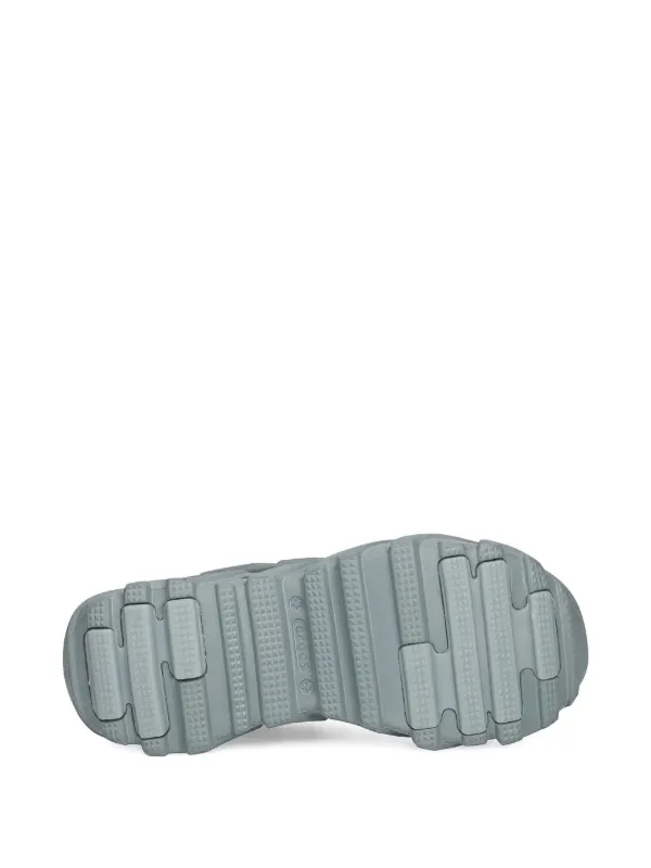 Crocs Nova Trek スニーカー | グレー | FARFETCH JP