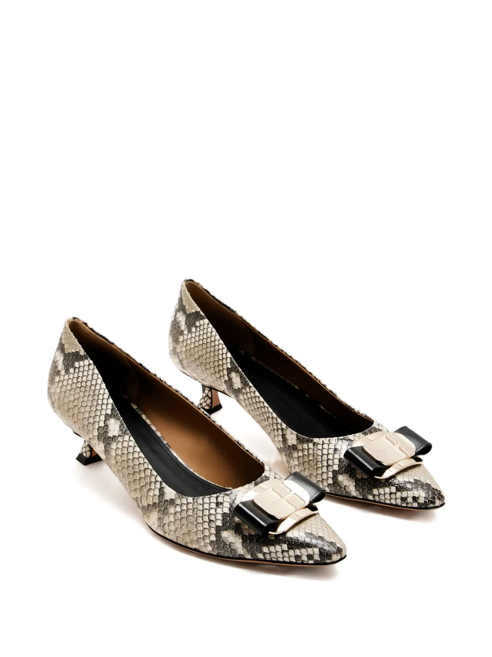 Ferragamo 40 mm Zelma pumps met strik Beige