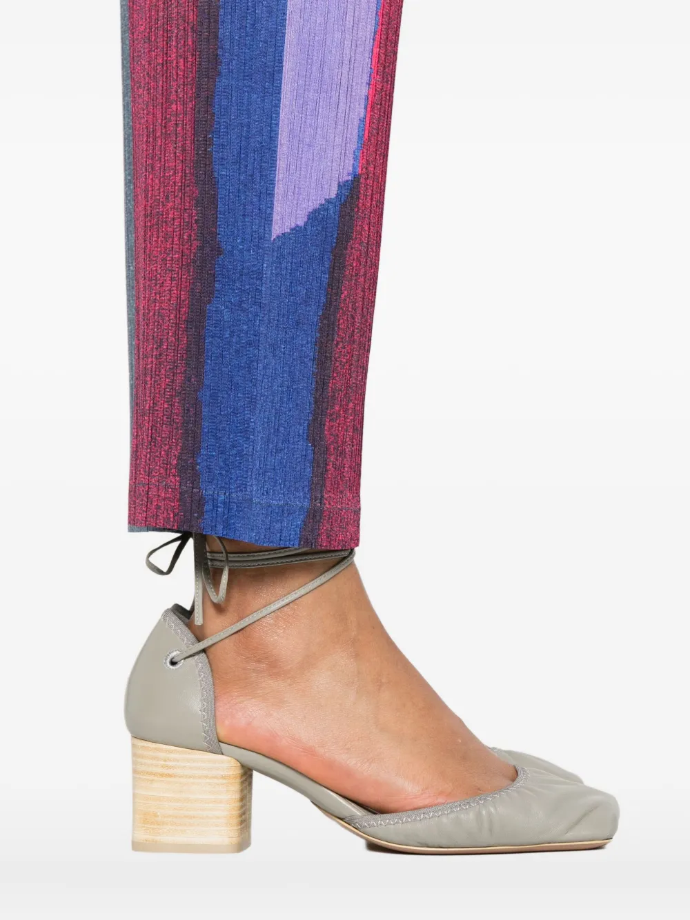 Pleats Please Issey Miyake Geplooide broek Blauw