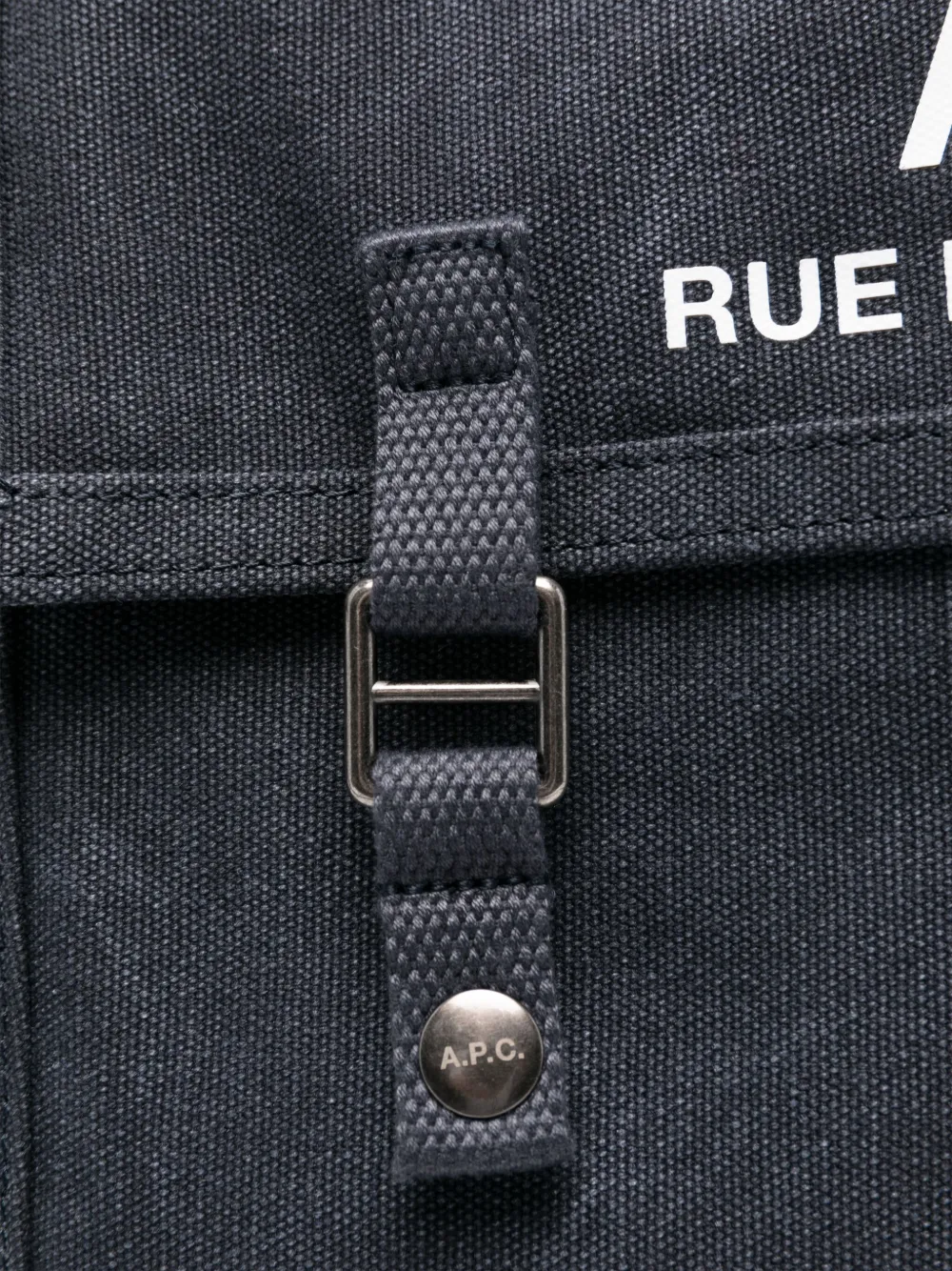 A.P.C. logo-print bag Blauw