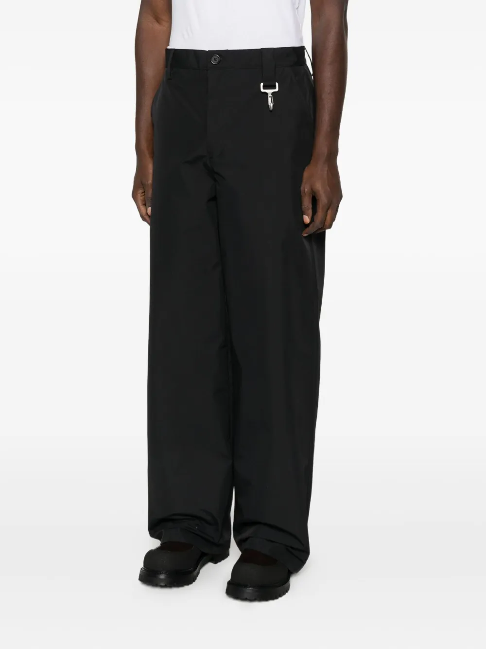 Reese Cooper Clasp-detail Straight-leg Trousers In Black