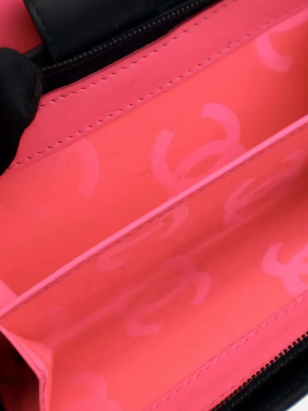 Pre-owned Chanel 2014 Calfskin Cambon Ligne Compact Zipped Wallet Long Wallets