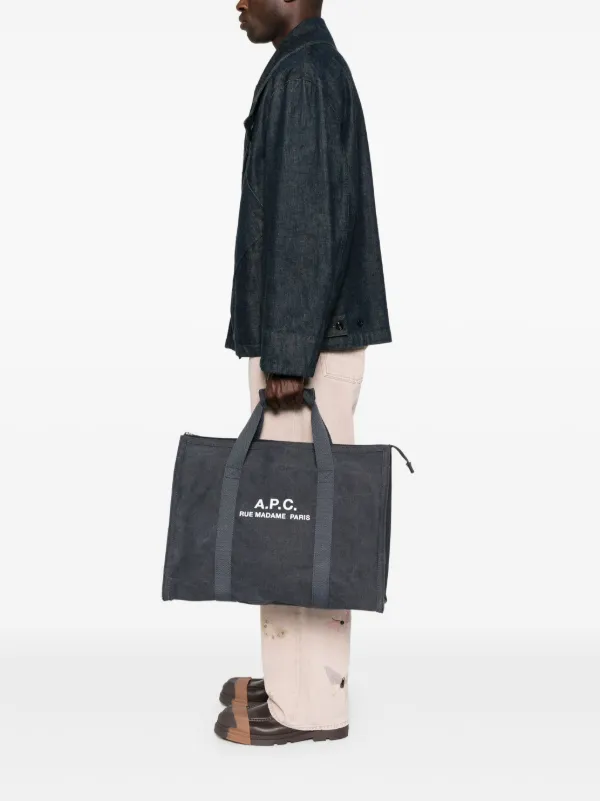 A.P.C. ロゴ ボストンバッグ | ブルー | FARFETCH JP