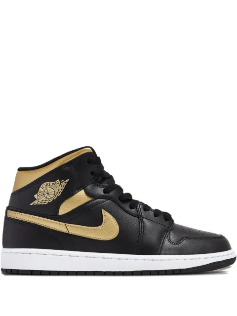 Nike Air Jordan 1 Retro sneakers