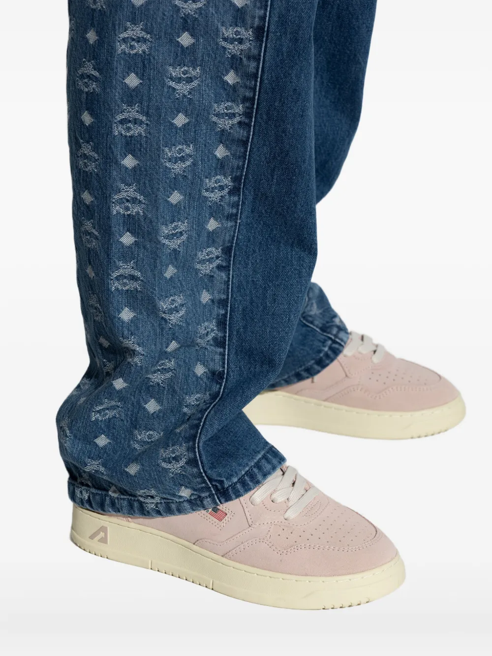 Autry Medalist Low Pink Suede Sneaker In Pink