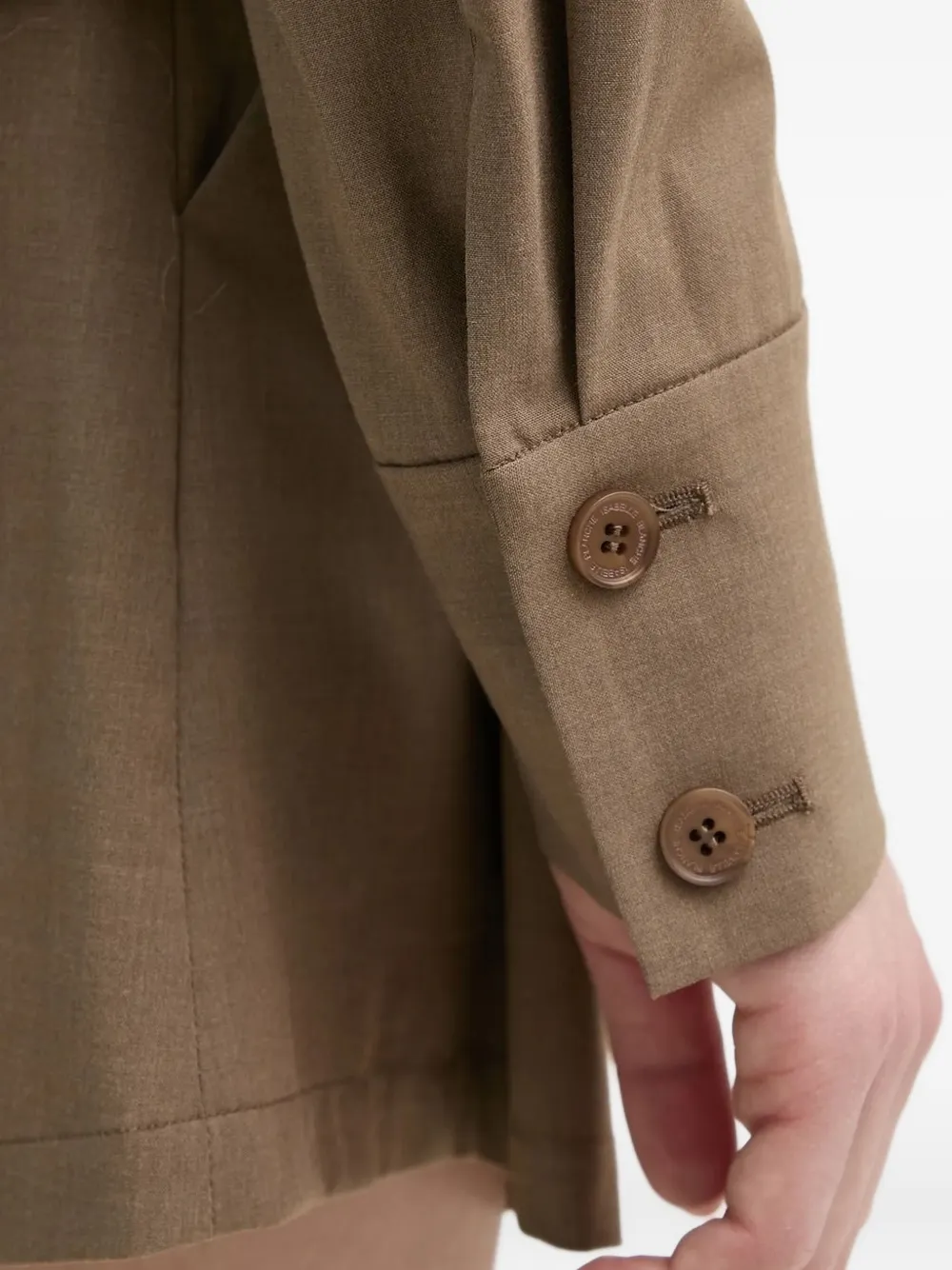 Isabelle Blanche Blazer met knoopmanchetten Beige