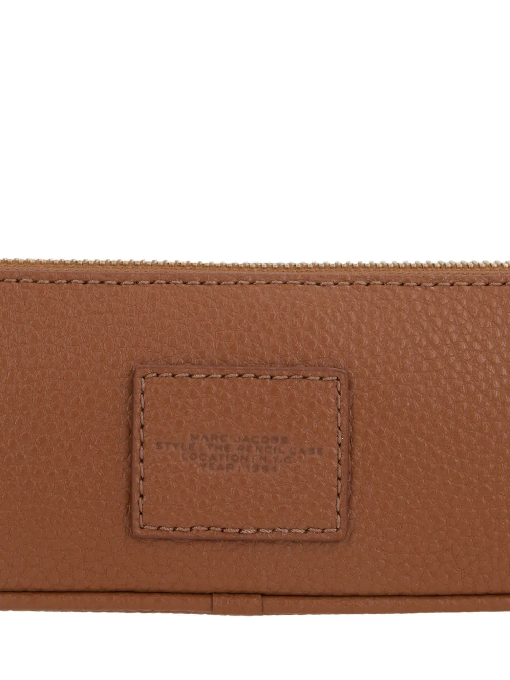 Marc Jacobs Leren etui met reliëf Bruin