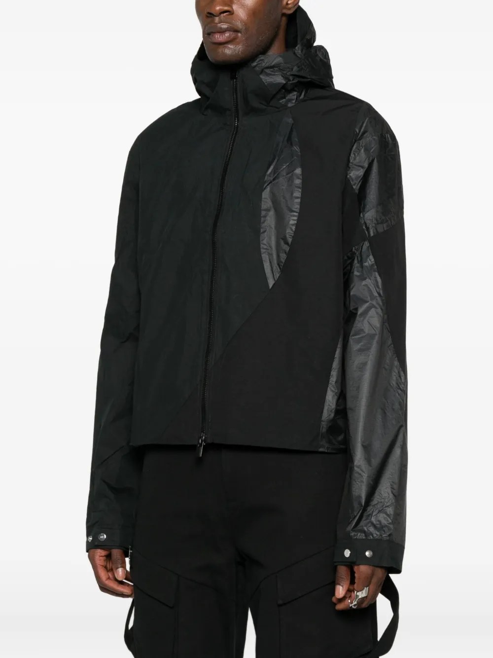 Heliot Emil Polarize Hooded Windbreaker In Black