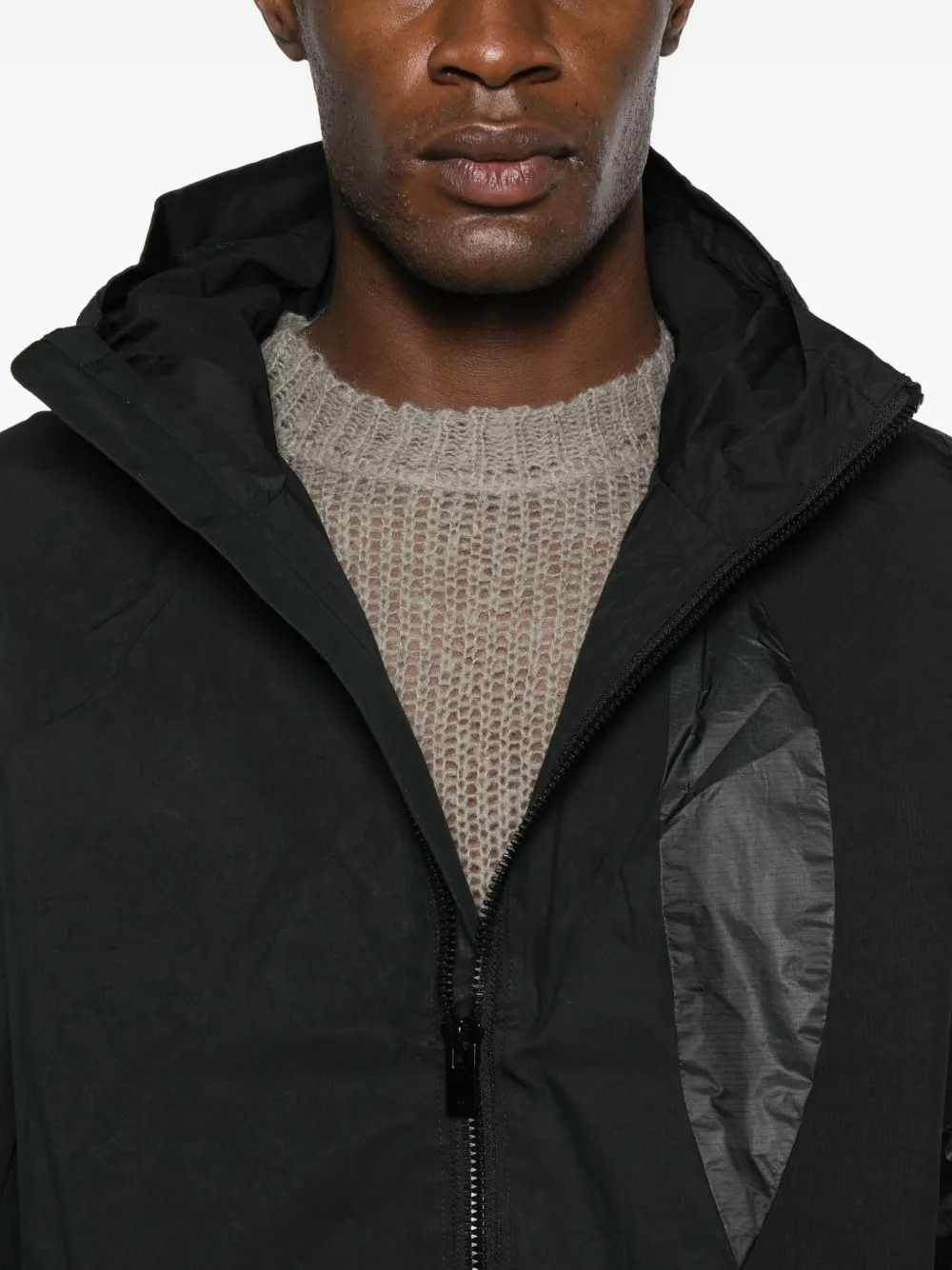 Heliot Emil Polarize Hooded Windbreaker In Black