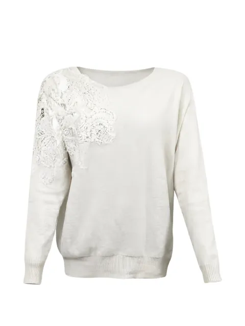 D.Exterior lace sweater