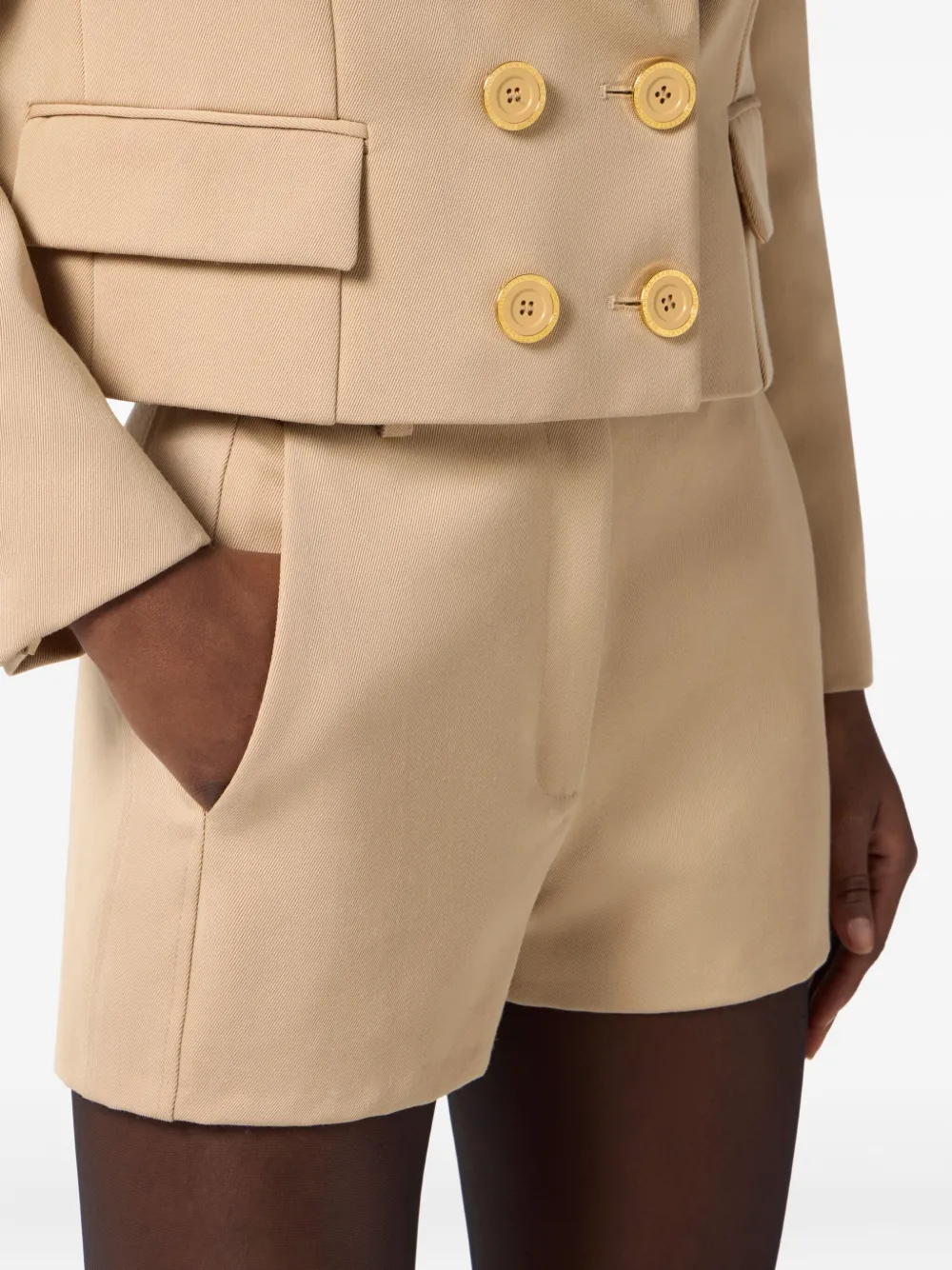Elisabetta Franchi Gabardine shorts met gouden knoop Beige