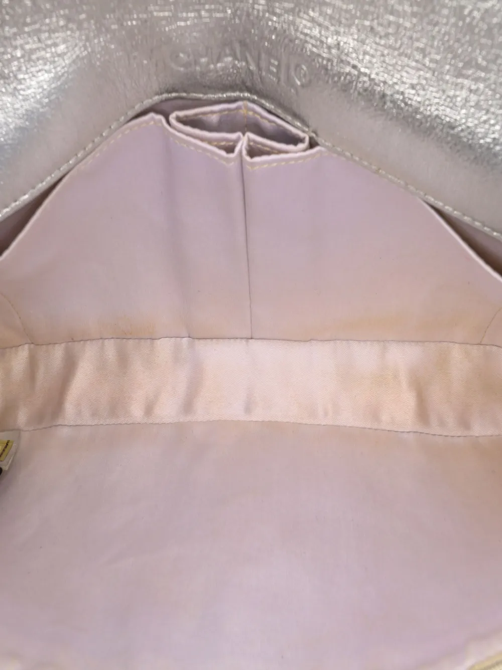 Pre-owned Chanel 2000-2002 New Travel Line Nylon East West Flap Shoulder Bag In Silver