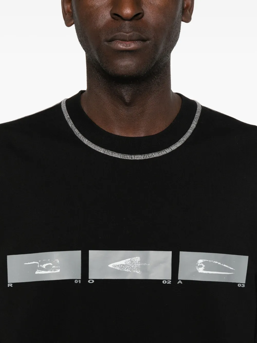 【関税込み】ROA ブラック シームレス 長袖Tシャツ ROA グラフィック ロングTシャツ | ブラック | FARFETCH JP