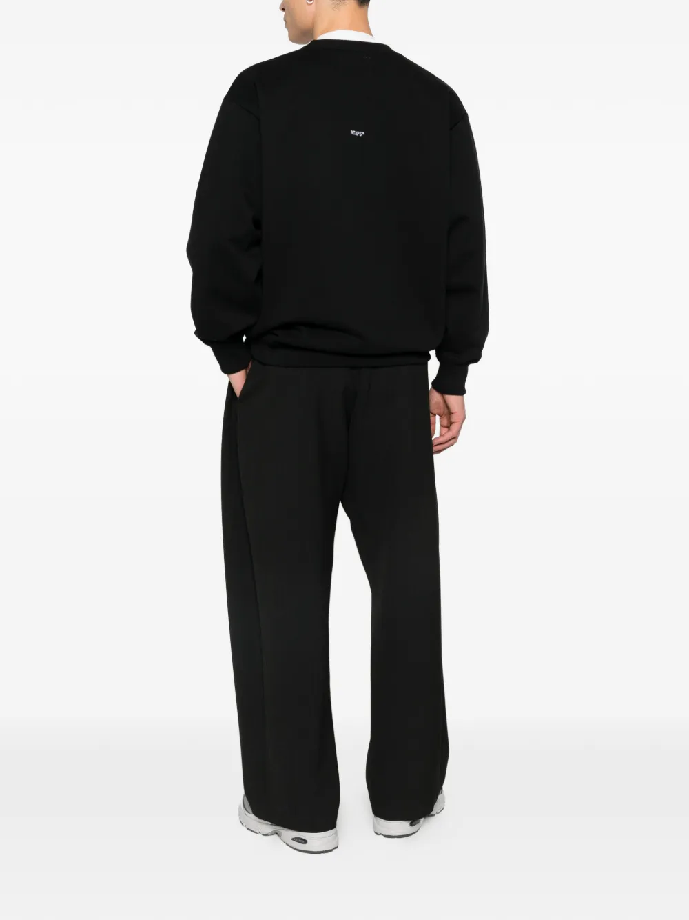 WTAPS logo-patch crew-neck sweatshirt - Zwart