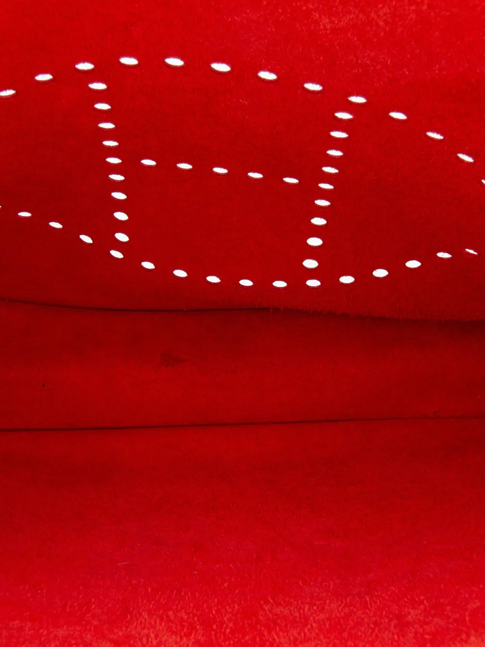 Pre-owned Hermes 2009 Epsom Evelyne Iii Pm Crossbody Bag In Red