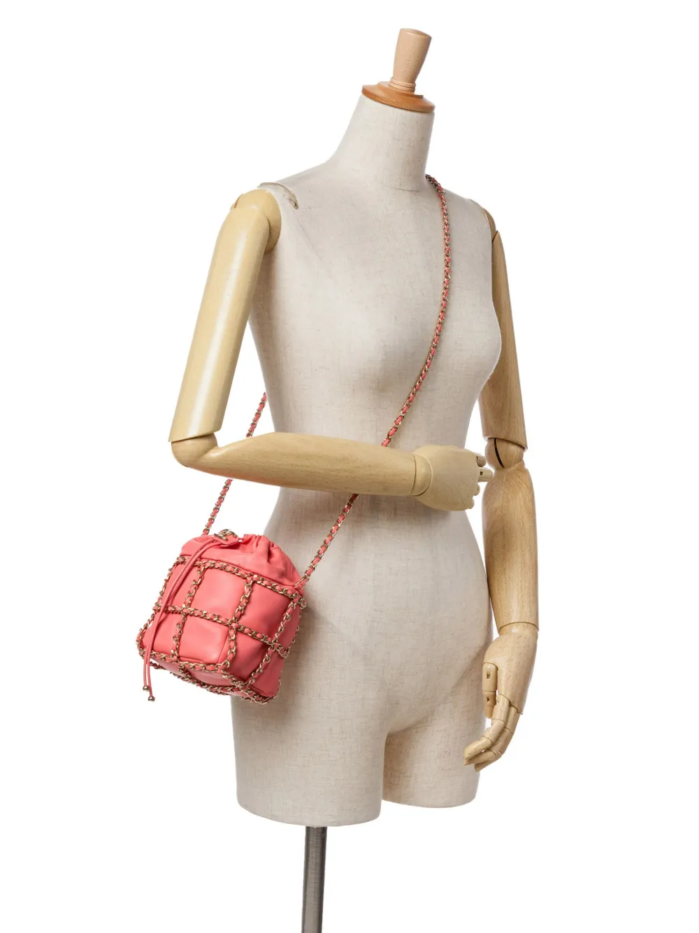 CHANEL Pre-Owned 2020 Lambskin CC Chain Frame Drawstring bucket bag | Pre-Owned | Image 2