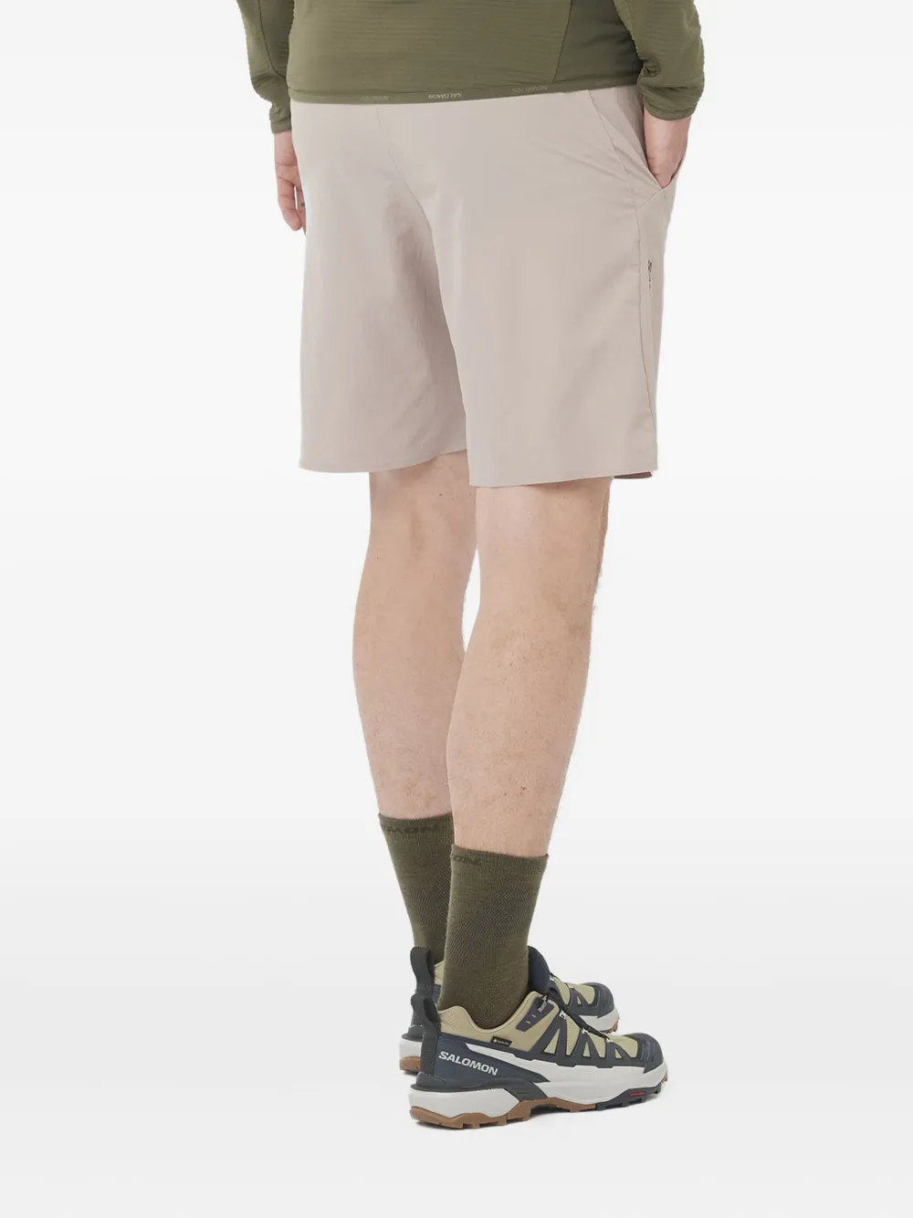 Salomon Wayfarer Ease shorts met elastische tailleband Grijs