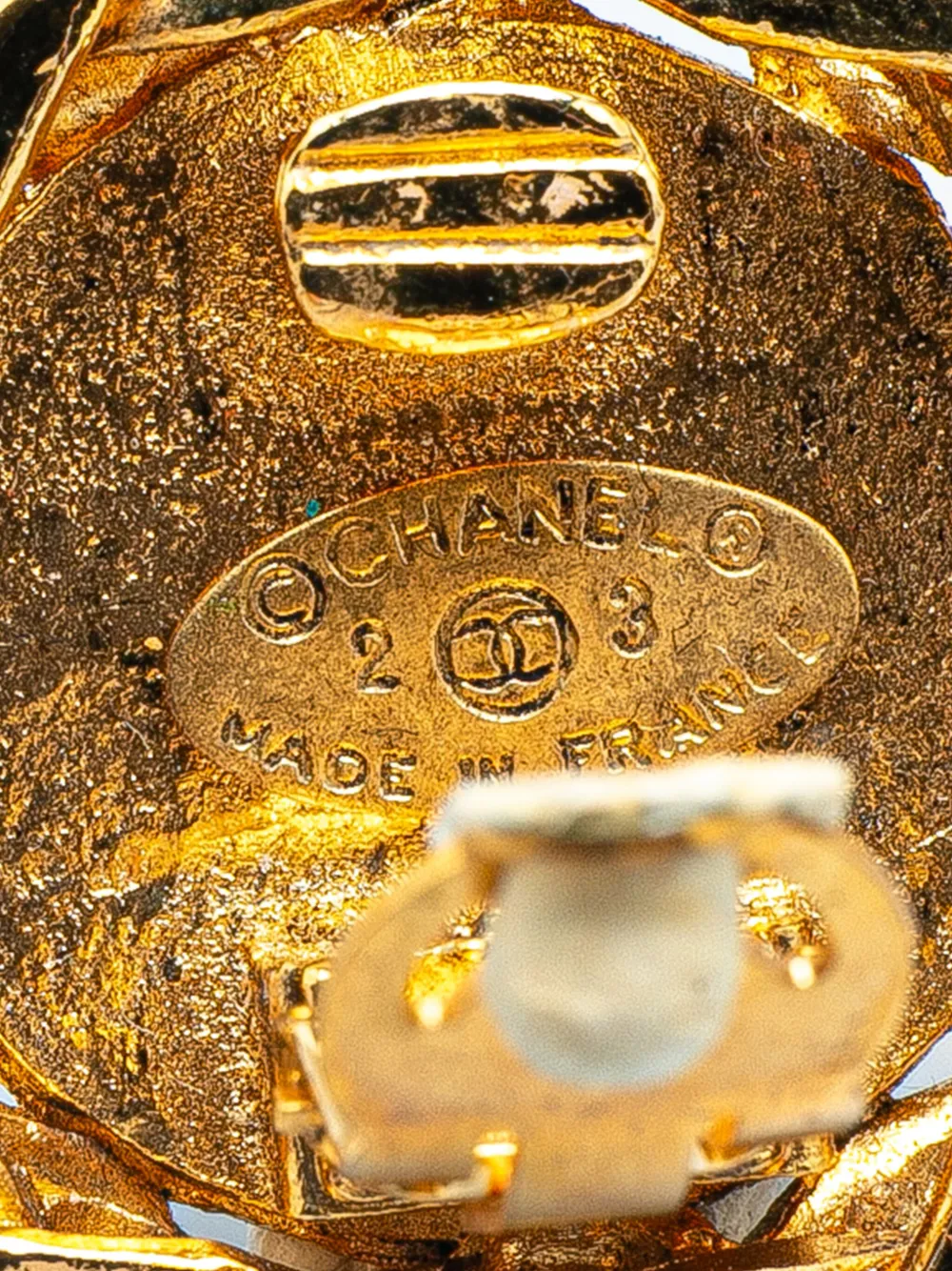 Pre-owned Chanel 1980-1990 Gold Plated Cc Rhinestones Clip On Earrings Costume Earrings